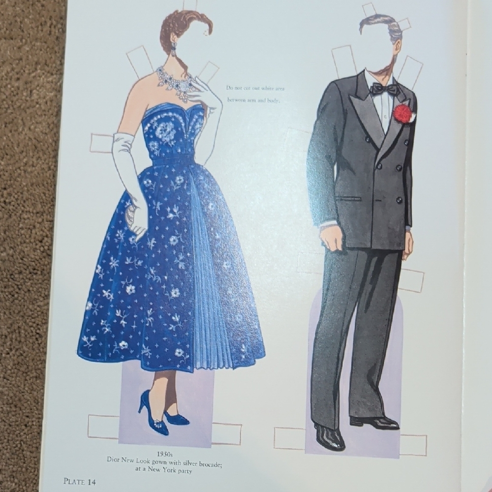 Duke and Duchess of Windsor Fashion Paper Dolls Book - Picture 7 of 8